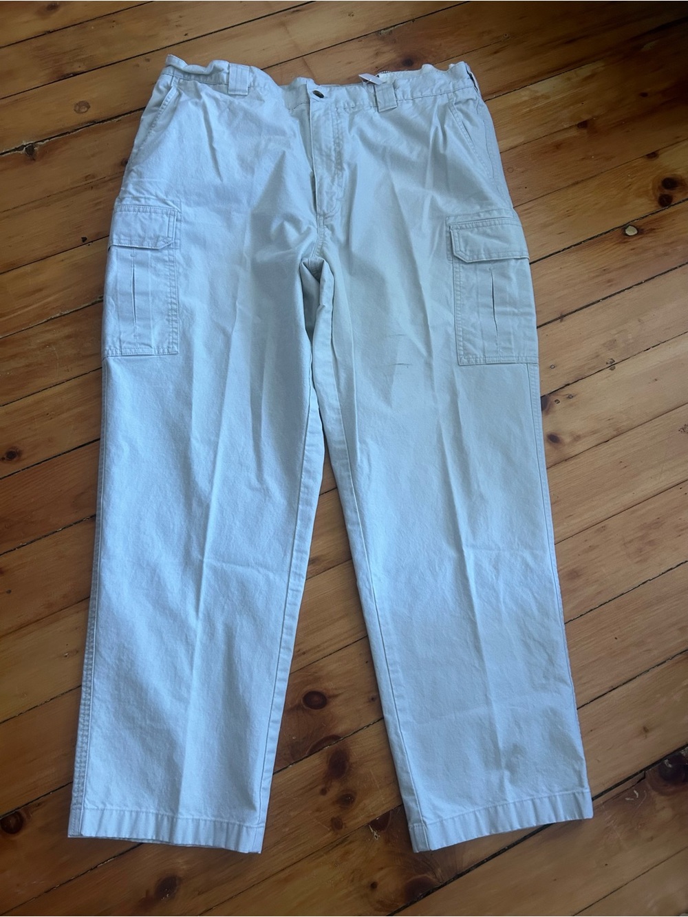 ☀️3/$25 L.l. Bean 38x29 white cargo pants vintage men’s